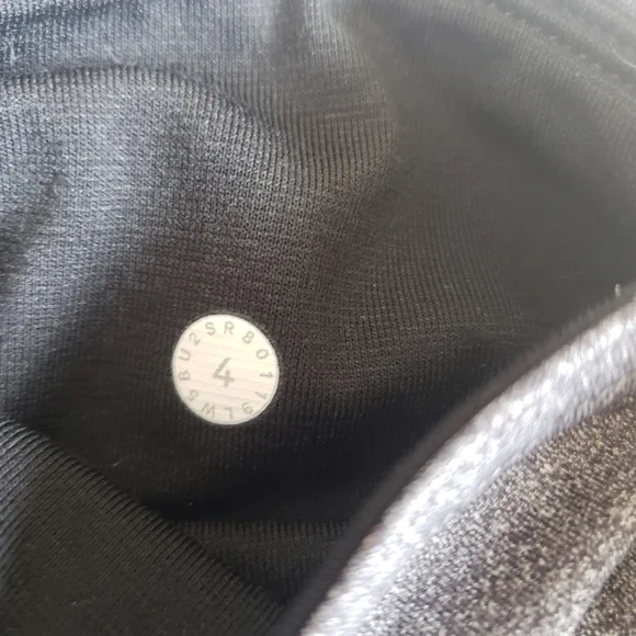 Lululemon TrainTimes 7/8 25" leggings, size 4 - Picture 11 of 12